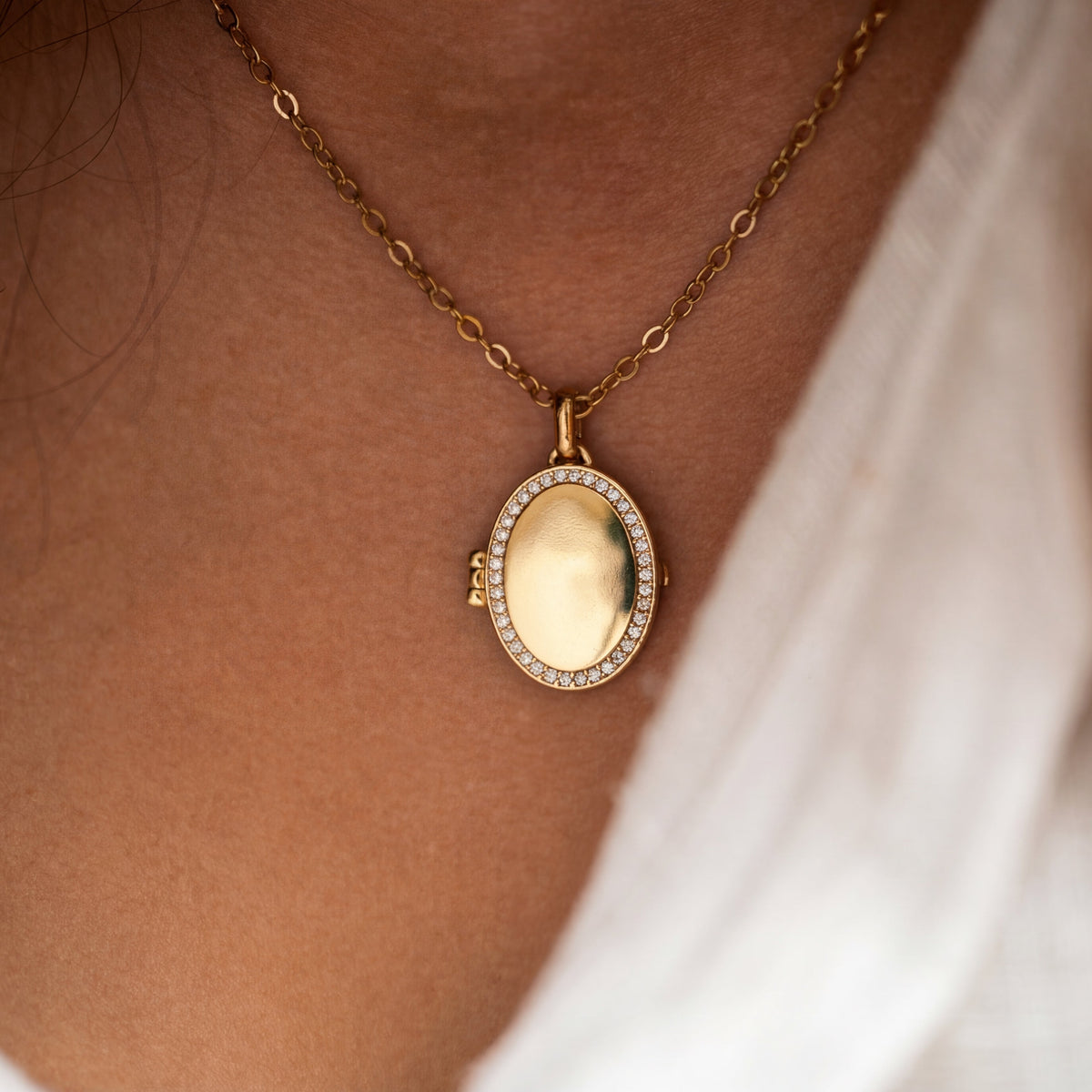 Locket Necklace with Photo - Oval